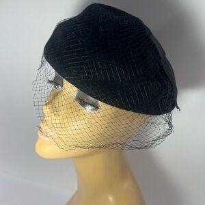 VTG Black Beret W/ Mesh Birdcage Veil 100% Wool Henry Pollak Mid-Century Pin-Up